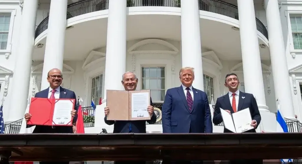 ترامب يتوعد إيران بـ”الاتفاق الإبراهيمي”.. فما هو هذا الاتفاق؟